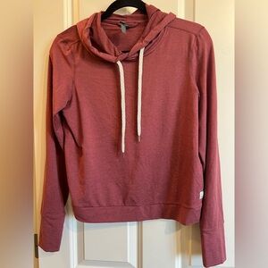 Vuori Women's Hoodie in Rosewood